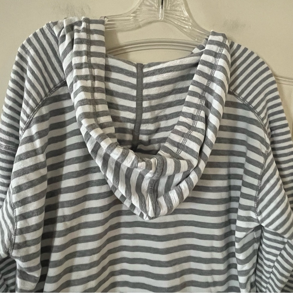Chaps Gray and White Striped Cotton Hoodie Women’s Size Medium - Picture 4 of 16